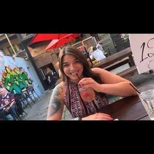 Meet your Posher, Nicole